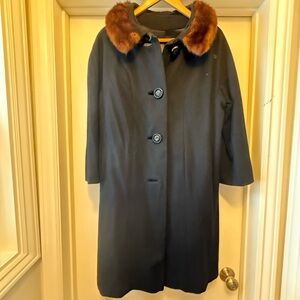 Elegant Vintage Black Coat with Fur Collar